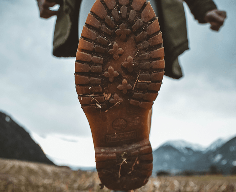 Semelle d’une chaussure de randonnée, illustration de la notion d’empreinte