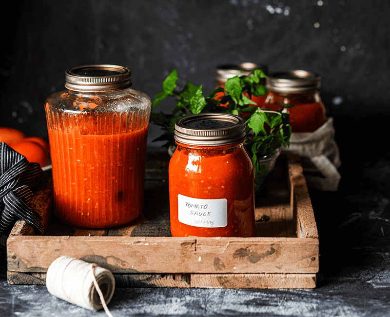 Bocaux de sauce tomate rouge