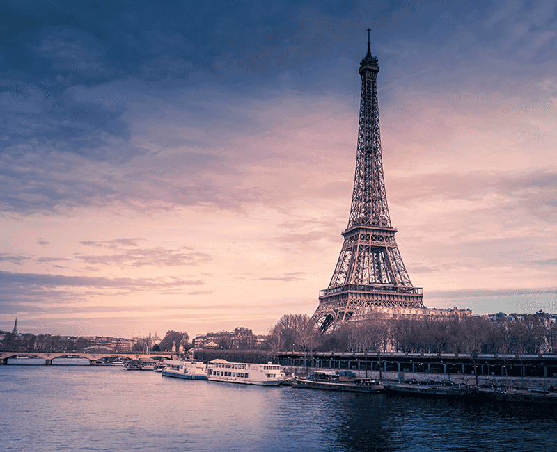Tour Eiffel et Seine à Paris